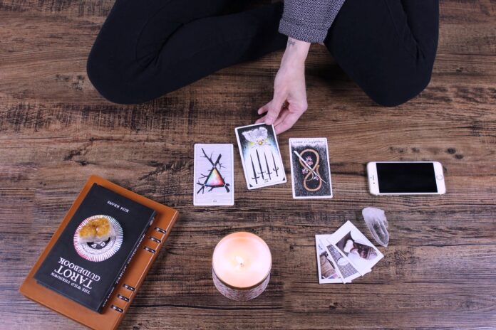 3 card tarot spread, simple tarot layout